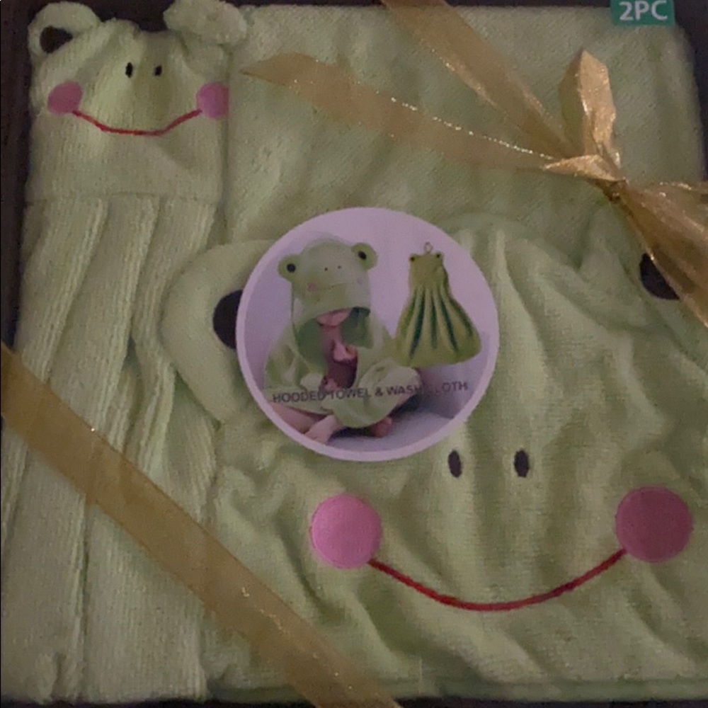 Hooded towel and washcloth set